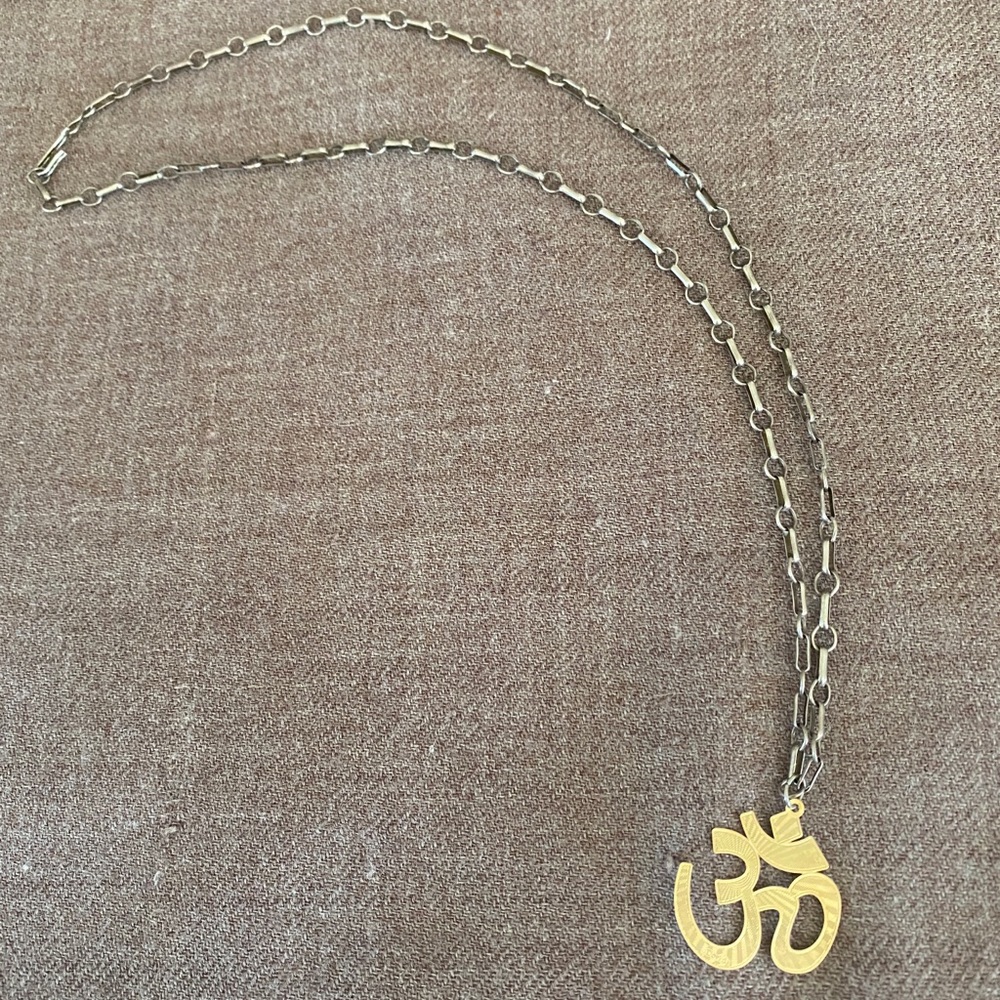 OM Charm 18k Gold Plated with Silver Tone Chain - Picture 3 of 6